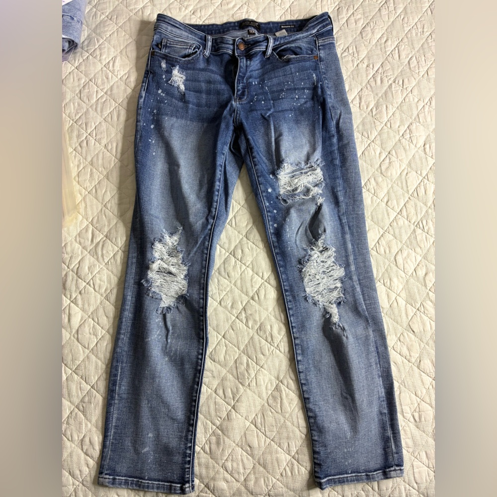 Judy Blue Distressed Skinny Jeans in Classic Blue